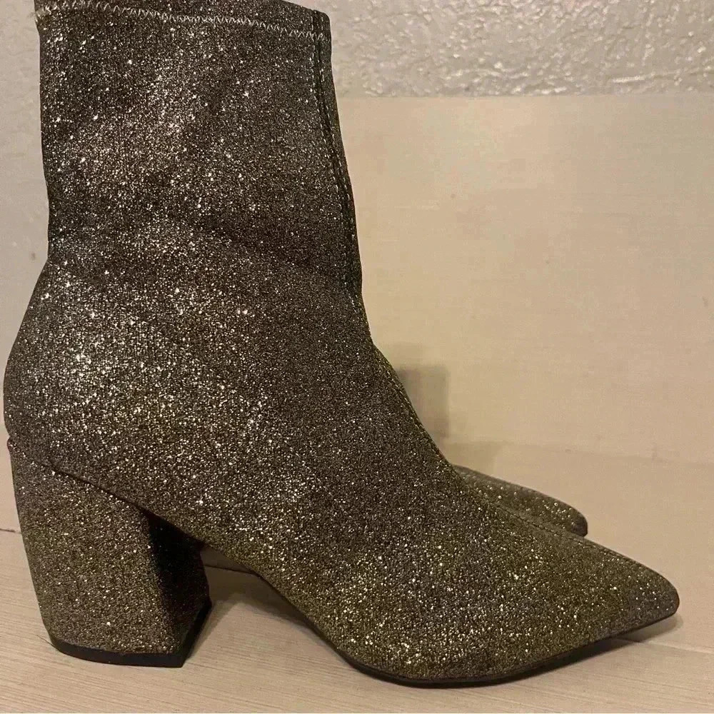 Qupid Glitter Sock Bootie size 8.5
